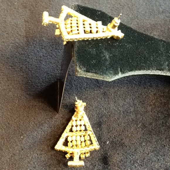 Vintage New Christmas Tree Trembler Earrings - Picture 4 of 4